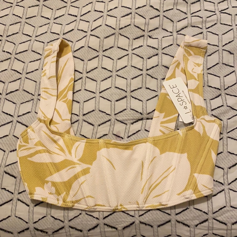 Brand new L space top